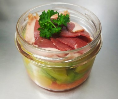 Salade d'été (mangue, avocat, carottes, magret de canard)