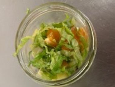 salade fruitière( pommes,kiwis, pomelos) cantal